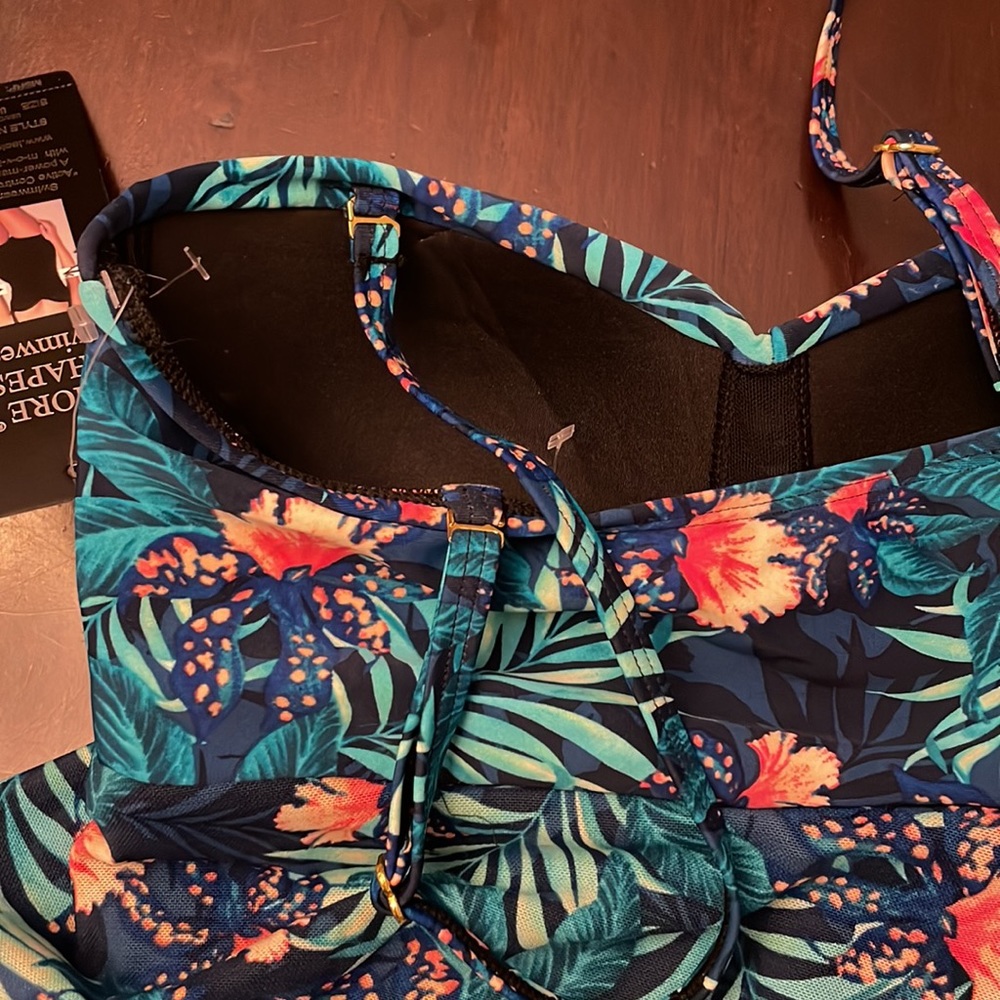 NWT Shore Shape Swimwear. - Picture 7 of 8